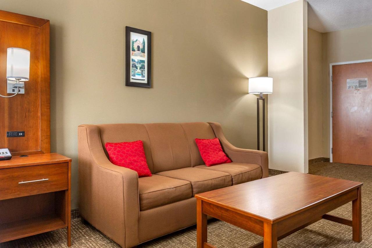 Hotel Comfort - Garner