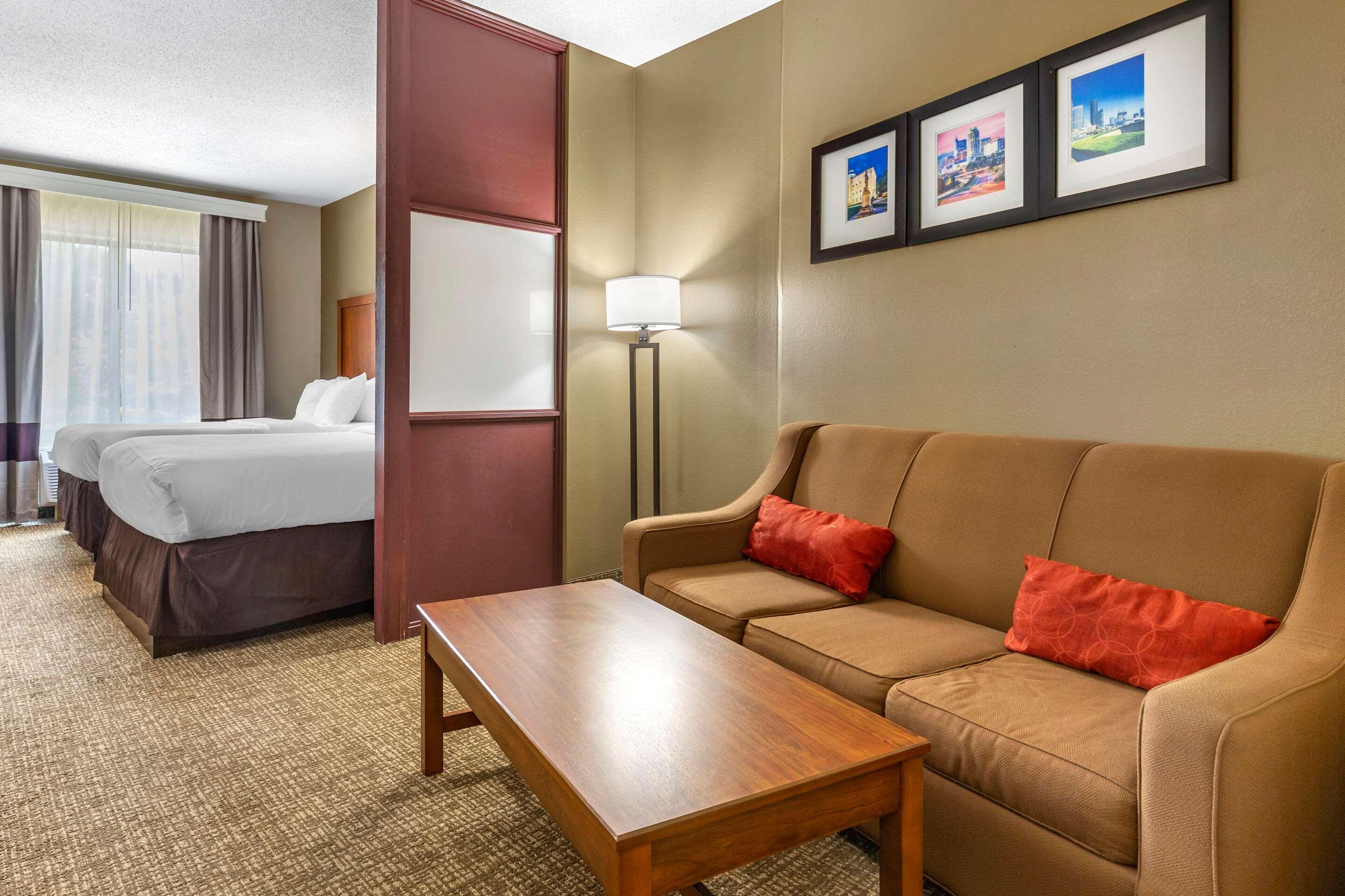 Hotel Comfort - Garner 3*