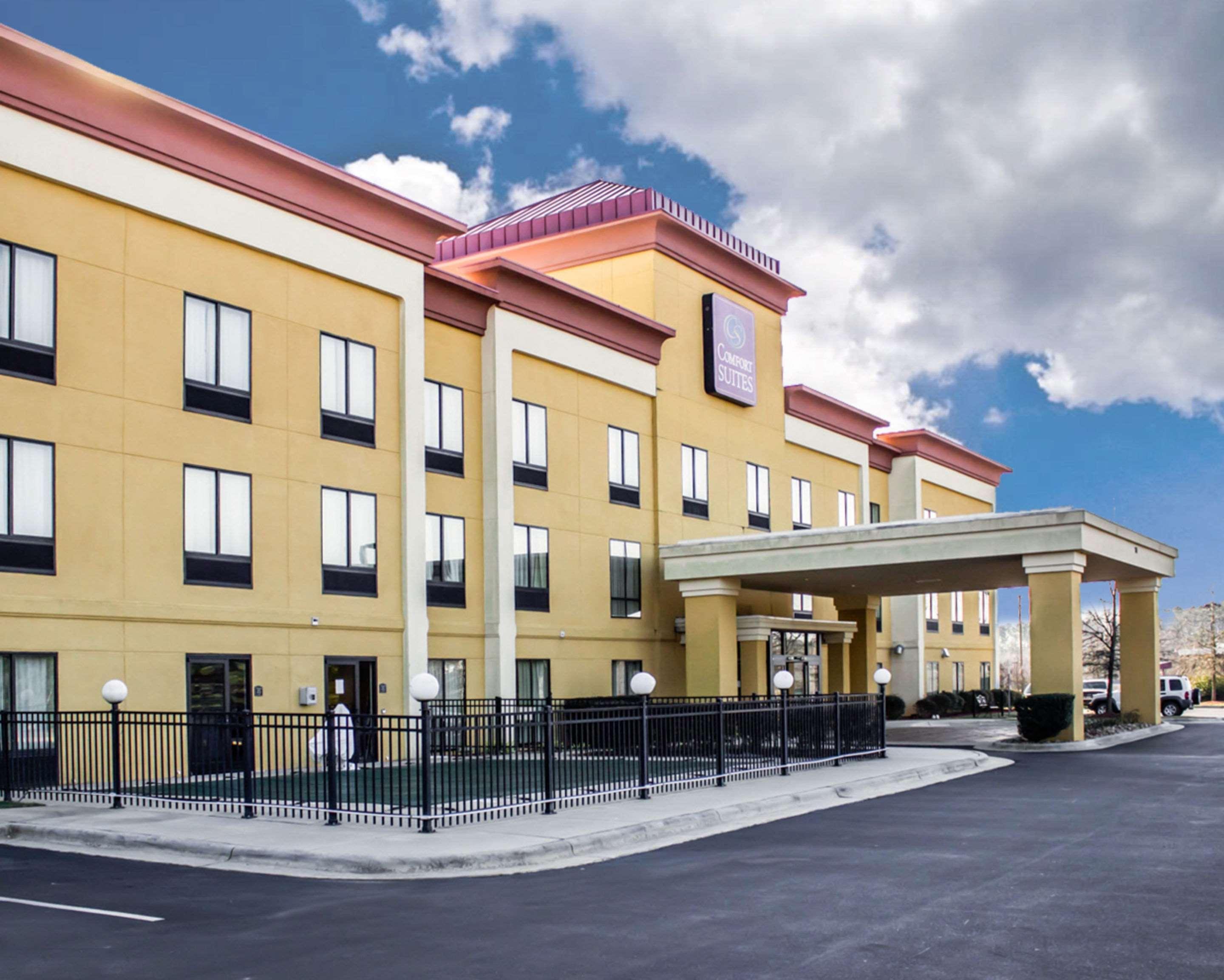 Hotel Comfort - Garner 3*
