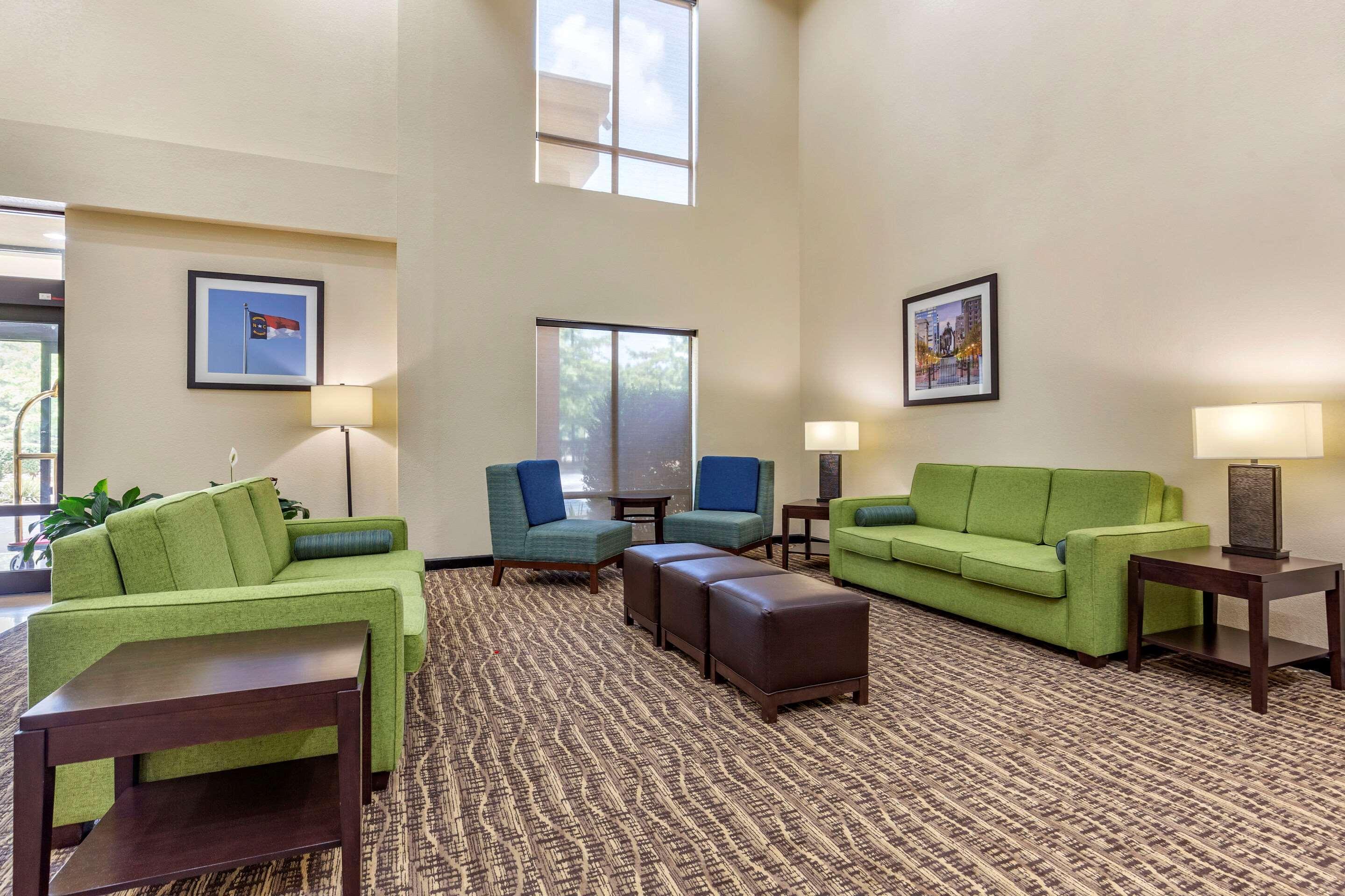 Hotel Comfort - Garner 3*