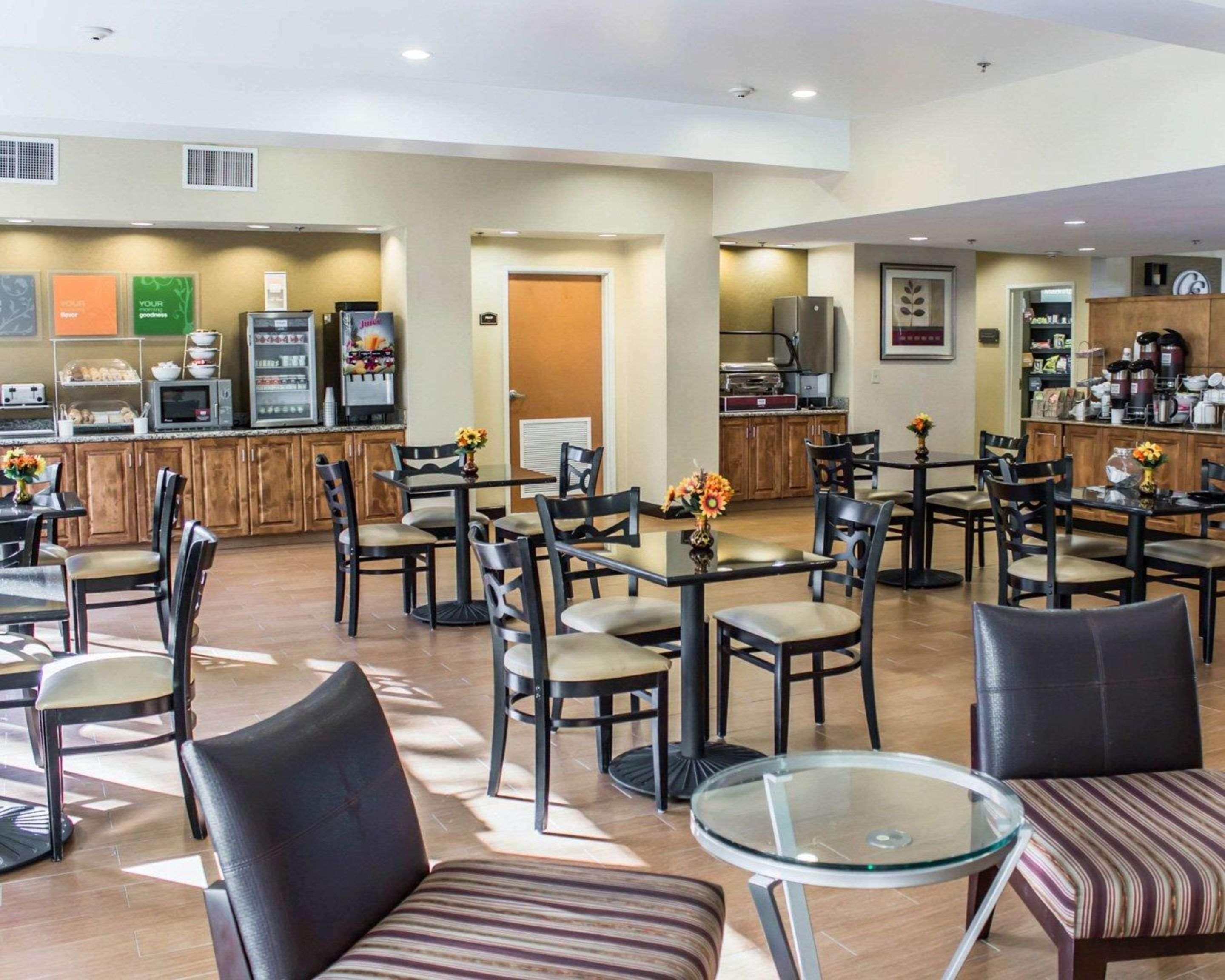Hotel Comfort - Garner Clayton